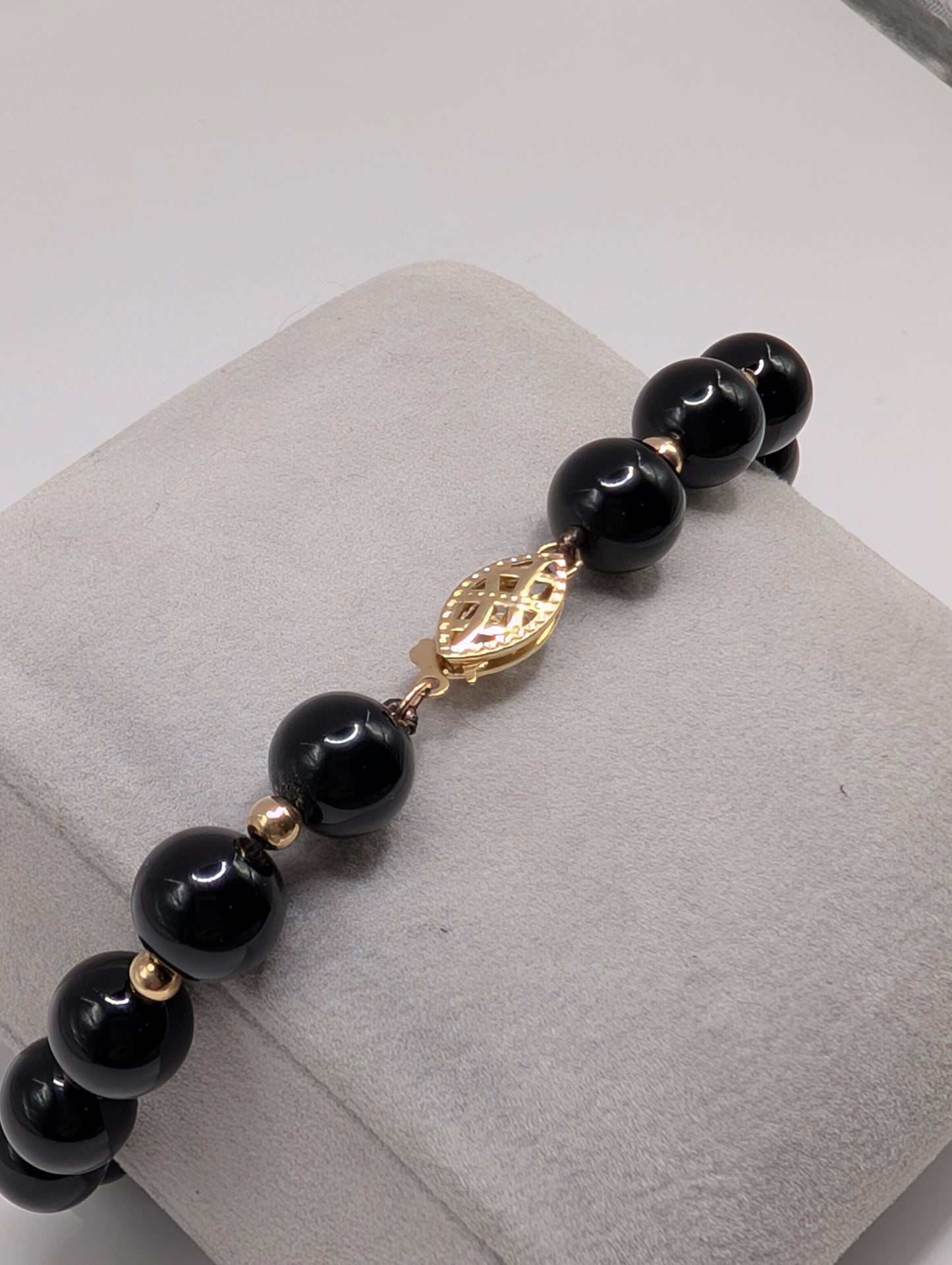 Vintage 14K Yellow Gold 8MM Black Onyx Ball Bead Bracelet 585